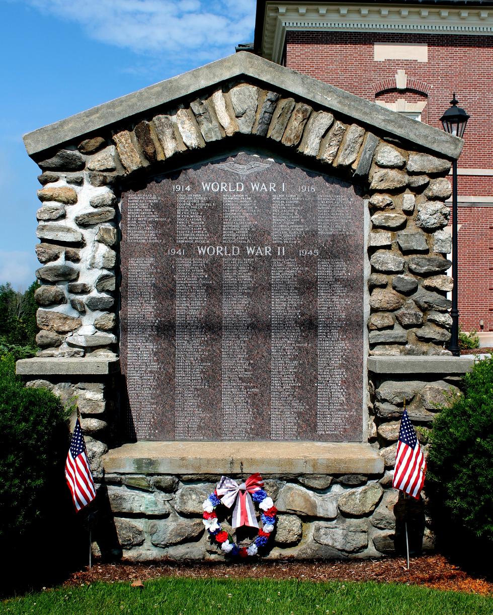 Charlton Massachusetts World War I and World War II Monument