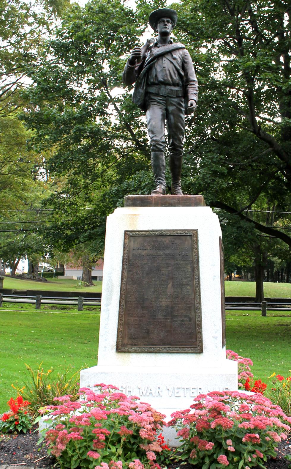 Clinton Massachusetts Spanish American War Veterans Memorial